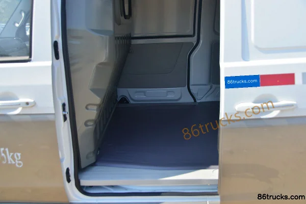 Jinbei New Hiace S 2023 Luxury Cargo 116hp 1.6L 2-seat panel van Cargo Box (3) | 86Trucks