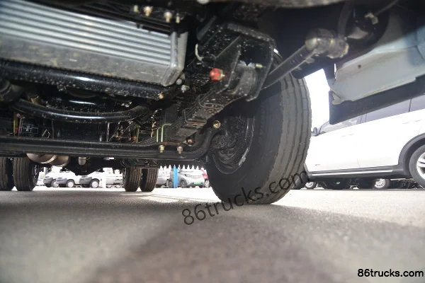 JMC Shunda Narrow Body 122hp 4X2(6 wheels) 3.82m Semi-row Flatbed Light Truck (China VI) Chassis (3) | 86Trucks