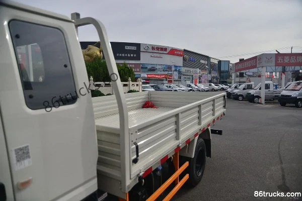 JMC Shunda Narrow Body 122hp 4X2(6 wheels) 3.82m Semi-row Flatbed Light Truck (China VI) (1) | 86Trucks
