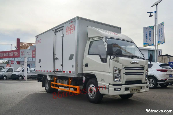 JMC New Shunda 116hp 4X2(6 wheels) 4.13m refrigerated truck Exterior