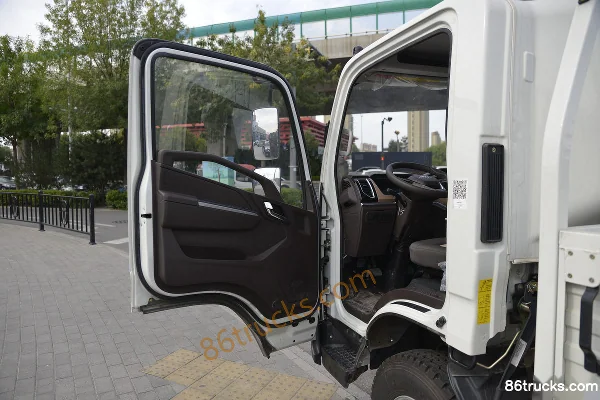 JMC Kaiyun Qiangjin Edition Wide Body Luxury 129hp 4X2(6 wheels) 4.1m AMT Automatic Single Row Flatbed Light Truck (China VI) Cab (1) | 86Tr