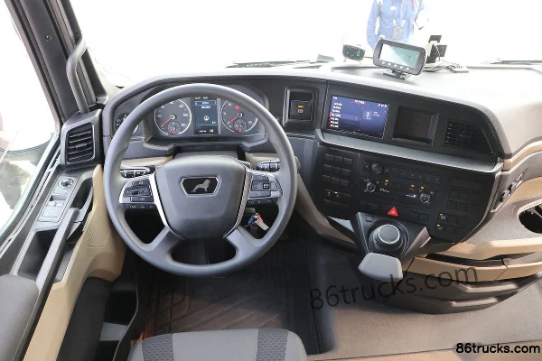 MAN New TGX Series Heavy Truck 470 hp 6X2R Tractor Truck (TGX28.470) Cab (1) | 86Trucks