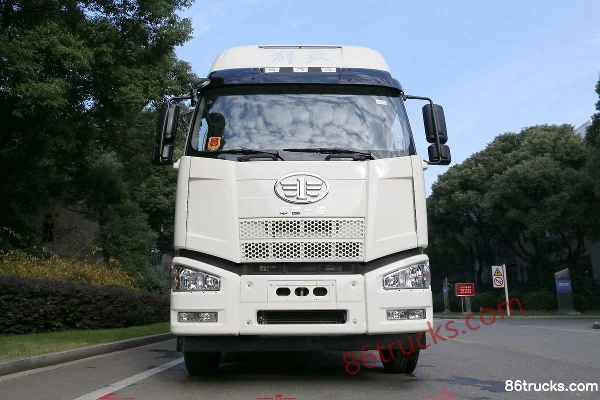 Zhuanwei Zhuanwei FAW Jiefang chassis fuel tanker truck