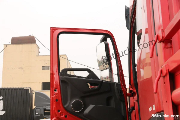 Dongfeng Commercial Vehicle Tianlong KL Heavy Truck 420 hp 8X4(12 wheels) 9.6m Livestock & Poultry Cargo Truck with Stake and Cage Cab (2)