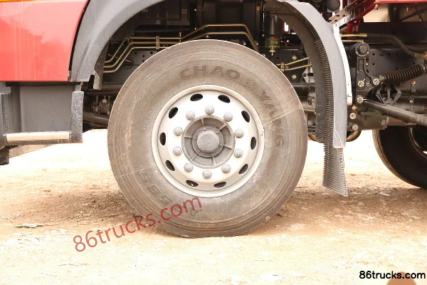 Dongfeng Commercial Vehicle Tianlong KL Heavy Truck 420 hp 8X4(12 wheels) 9.6m Livestock & Poultry Cargo Truck with Stake and Cage Chassis (