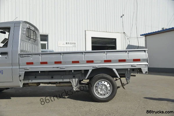 Wuling Rongguang Small Truck 1.2L 82hp 4X2(6 wheels) Gasoline 2.7m Single Row Mini Truck Body (2) | 86Trucks
