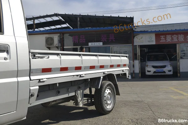 Wuling Rongguang Small Truck 1.2L 82hp 4X2(6 wheels) Gasoline 2.7m Single Row Mini Truck Body (1) | 86Trucks