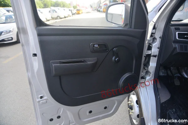 Changan Kuayue Wang X1 édition standard 1,3 L essence 91 ch 4X2(6 roues) Camion micro fourgon double cabine 2,535 m (China VI) (1) | 86Truck