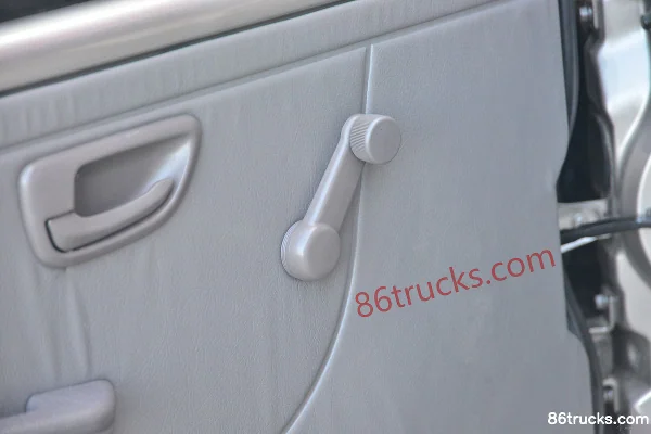 Changan Kuayue V3 Standard Edition 91hp 1.2L Gasoline 7-seat van (China VIA) Cab (3) | 86Trucks