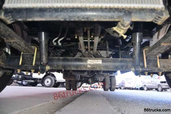 Changan Kuayue Wang X1 édition standard 1,3 L essence 91 ch 4X2(6 roues) Camion micro fourgon double cabine 2,535 m (China VI) Châssis (1)