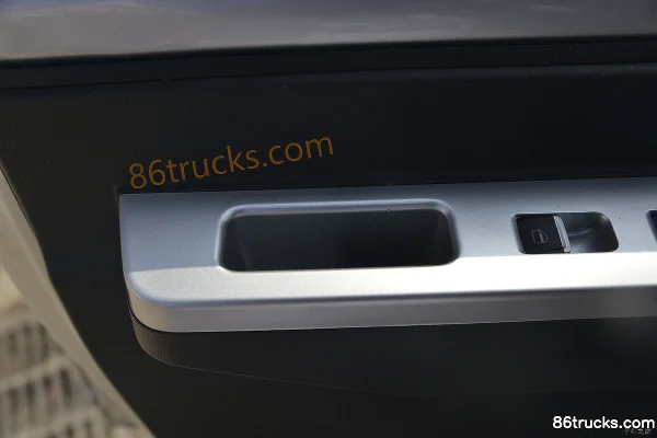 Karry Youjin T72L Xingfu Edition 1.5L 116hp 4X2(6 wheels) Gasoline 2.7m Double Row Flatbed Micro Truck (China VI)(AC) Cab (2) | 86Trucks