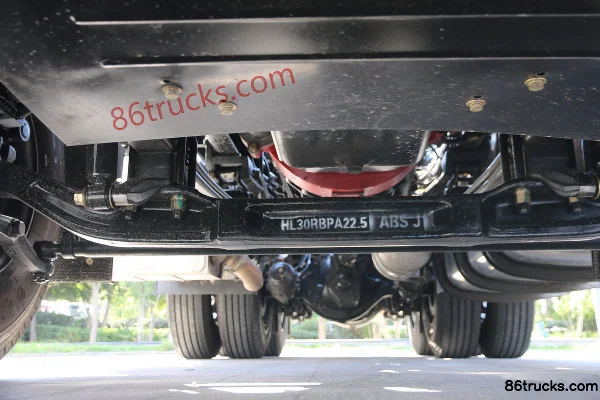 Hualing Hanma H7 camion lourd 450 ch 6X4(10 roues) tracteur routier (16 vitesses) Châssis (3) | 86Trucks