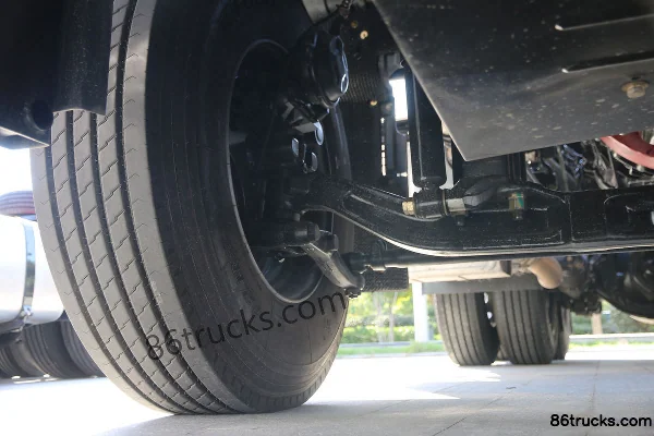 Hualing Hanma H7 camion lourd 450 ch 6X4(10 roues) tracteur routier (16 vitesses) Châssis (1) | 86Trucks