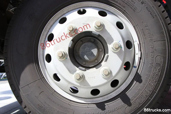 SHACMAN Light Truck Delong K3000 4X2(6 roues) camion de dépannage (marque Huatong) Châssis (3) | 86Trucks
