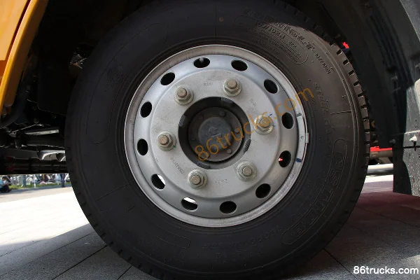 SHACMAN Light Truck Delong K3000 4X2(6 roues) camion de dépannage (marque Huatong) Châssis (2) | 86Trucks