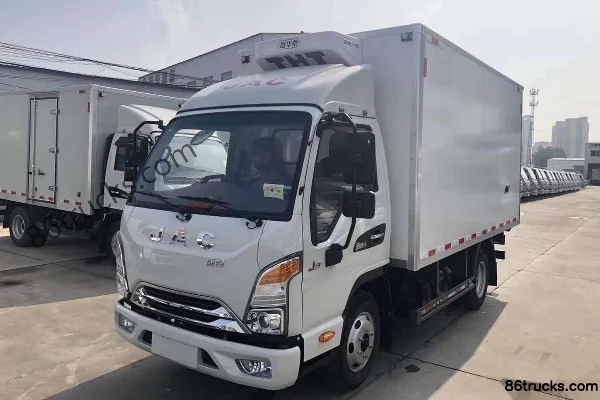 JAC Kangling J3 88hp 4X2(6 wheels) 3.7m refrigerated truck (Quanchai) Exterior