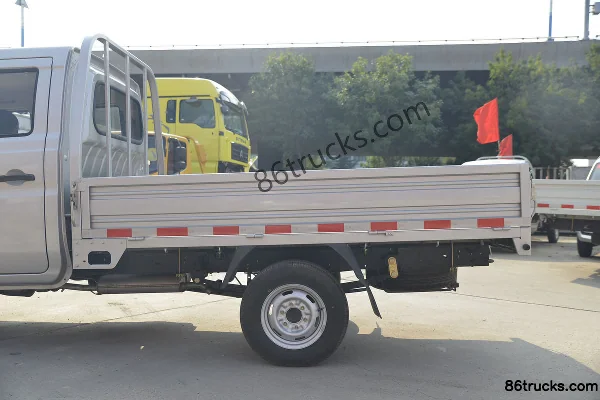Changan Kuayue Wang X3 Standard Edition 1.6L Gasoline 122hp 4X2(6 wheels) 2.71m Double Row Flatbed Mini Truck (Single Rear Wheel) (China VI)
