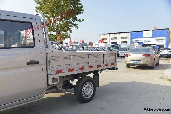Changan Kuayue Xinbao T3 Standard Edition 1.3L Gasoline 91hp 4X2(6 wheels) 2.22m Double Row Flatbed Micro Truck (Single Rear Wheel) Body (1)