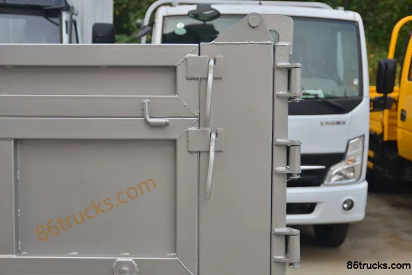 Tangjun Ouling Small BMW 68 hp 4X2(6 wheels) 2.95m Dump Truck Body (1) | 86Trucks