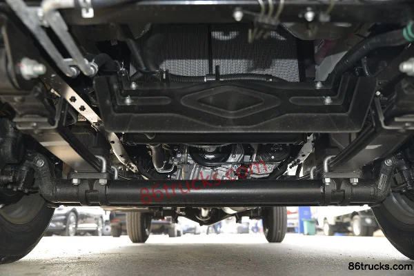 Foton Xiangling M1 Confort 1.6L 122 ch 4X2(6 roues) essence 2,55 m camion plateau micro double cabine Châssis (1) | 86Trucks