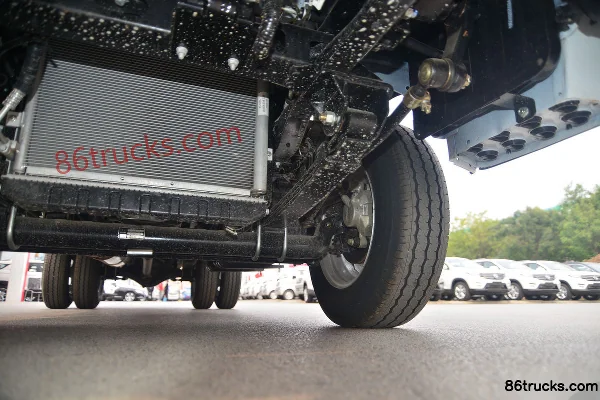Yuejin Fuxing S80 95 ch 4X2(6 roues) petit camion à ridelles simple cabine 4,05 m Châssis (3) | 86Trucks
