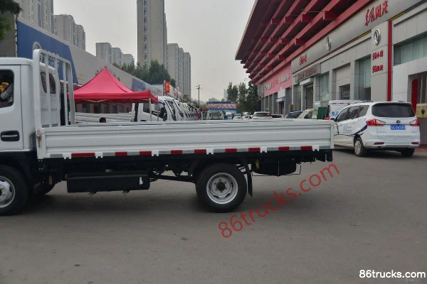 Yuejin Fuxing S80 95 ch 4X2(6 roues) petit camion à ridelles simple cabine 4,05 m Carrosserie (2) | 86Trucks
