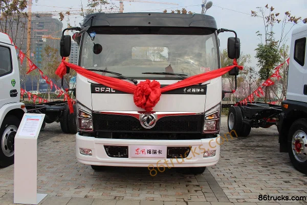 Huatong Huatong Dongfeng chassis truck-mounted crane