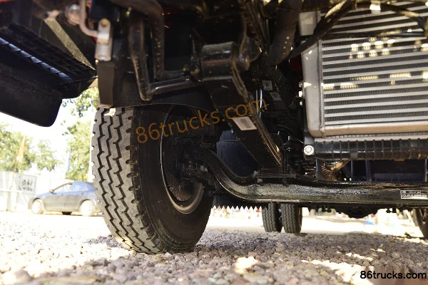 FAW Jiefang J6F 130 hp 4X2(6 wheels) 4.2m Single Row Flatbed Truck Chassis (2) | 86Trucks