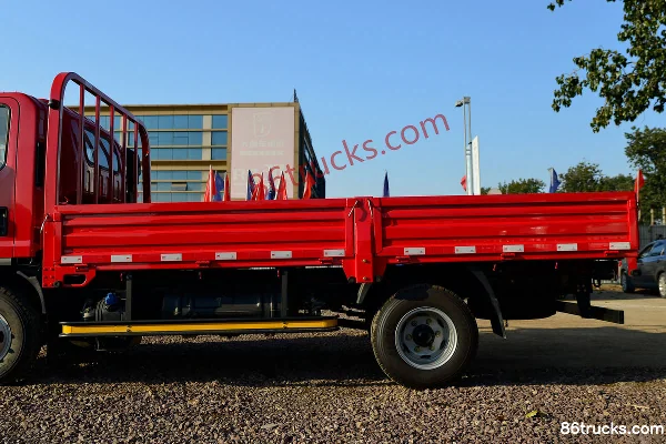 FAW Jiefang J6F 130 hp 4X2(6 wheels) 4.2m Single Row Flatbed Truck Body (2) | 86Trucks