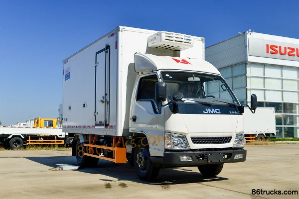 JMC Shunda Narrow Body 116 hp 4X2(6 wheels) 4.145m Refrigerated Truck Exterior