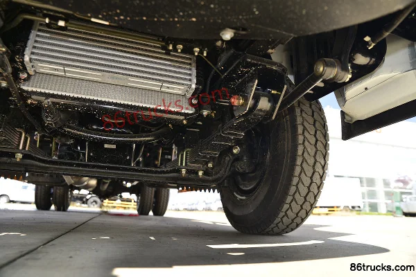 JMC Shunda Narrow Body 116 hp 4X2(6 wheels) 4.145m Refrigerated Truck Chassis (3) | 86Trucks