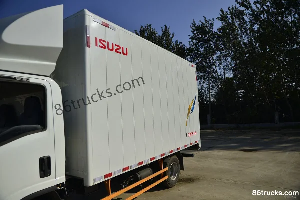 Jiangxi Isuzu Wing Release EC7 Standard Edition 116hp 4X2(6 wheels) 4.2m single-row van light truck Body (1) | 86Trucks