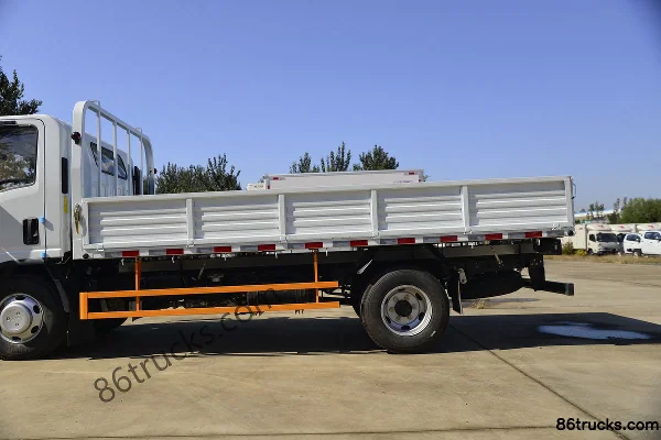 Jiangxi Isuzu Yifang EC5 Navigation Edition 116 hp 4X2(6 wheels) 4.2m Single Row Flatbed Light Truck (China VI) Body (2) | 86Trucks