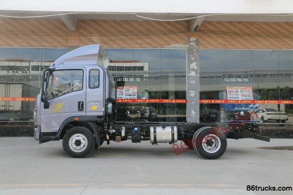 Sinotruk HOWO Tongshuai 154 hp 4X2(6 wheels) 3.85m Flatbed Light Truck with Half Cab (10-speed) Exterior (3) | 86Trucks