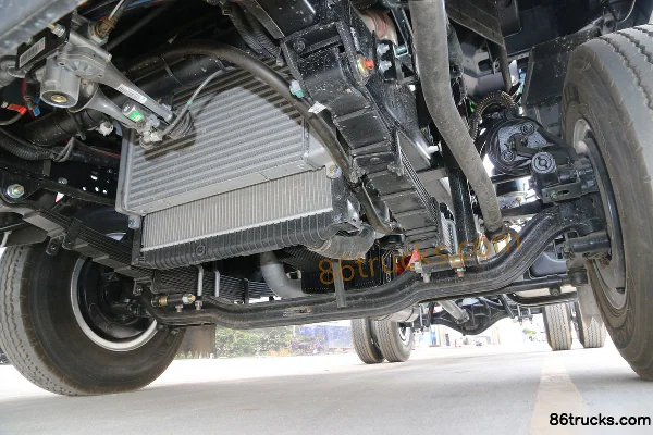 Sinotruk HOWO Tongshuai 154 hp 4X2(6 wheels) 3.85m Flatbed Light Truck with Half Cab (10-speed) Chassis (2) | 86Trucks