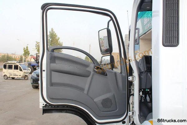 Qingling Lingka 131 ch 4X2(6 roues) 4,25 m camion léger à ridelles cabine simple (1) | 86Trucks