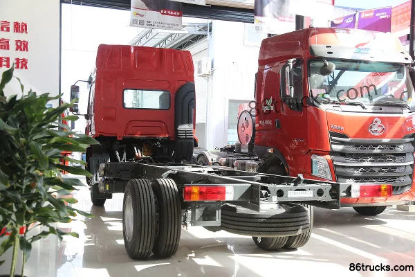 Dongfeng Liuqi Chenglong H5 260 hp 4X2(6 wheels) 6.8m AMT automatic flatbed cargo truck Exterior (3) | 86Trucks