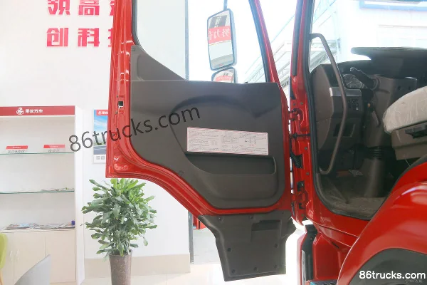 Dongfeng Liuqi Chenglong H5 260 hp 4X2(6 wheels) 6.8m AMT automatic flatbed cargo truck Cab (2) | 86Trucks