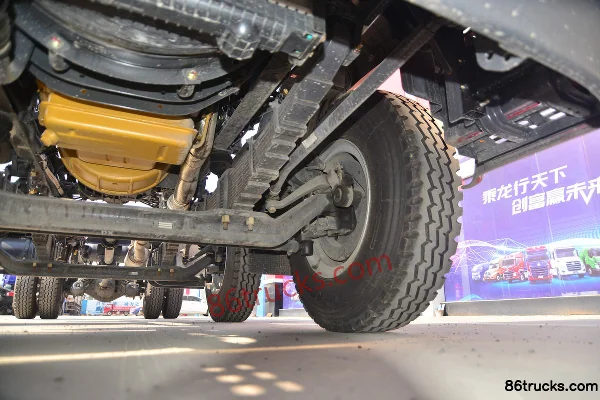 Dongfeng Liuqi New Chenglong M3 Medium Truck 200 hp 6X2(8 wheels) 6.8m Flatbed Cargo Truck (China VI) Chassis (3) | 86Trucks