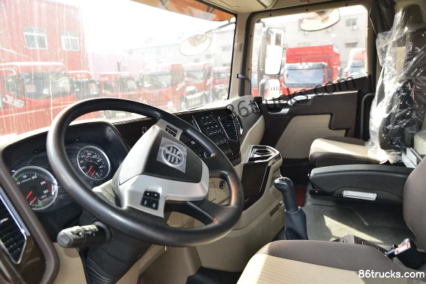 FAW Jiefang Qingdao JH6 Heavy Truck Leading Edition 2.0 290hp 6X2(8 wheels) 8.6m Stake Truck Cab (3) | 86Trucks