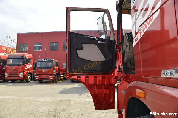 FAW Jiefang Qingdao JH6 Heavy Truck Leading Edition 2.0 290hp 6X2(8 wheels) 8.6m Stake Truck Cab (1) | 86Trucks
