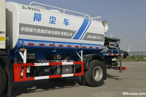 Sinotruk HOWO Hanjiang 170hp 4X2(6 wheels) Multi-function Dust Suppression Truck (Lvye Brand) Body (1) | 86Trucks