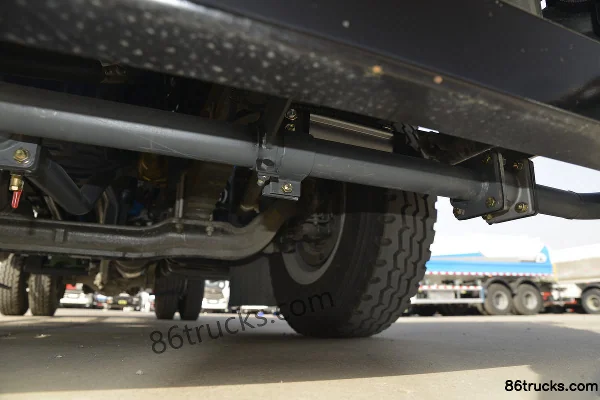 Sinotruk Sitrak C5H 220hp 4X2(6 wheels) cleaning truck (Lvye brand) Chassis (3) | 86Trucks