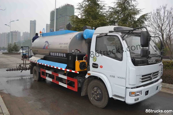 Dongfeng Duolika D8 156 hp 4X2(6 wheels) asphalt distributor truck (Xindongri brand) Exterior