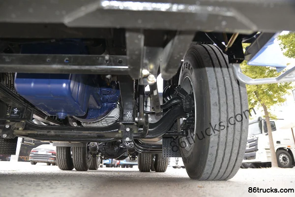 Foton Auman GTL 6-series heavy truck Zhixiang Edition 430hp 6X4(10 wheels) tractor truck Chassis (3) | 86Trucks