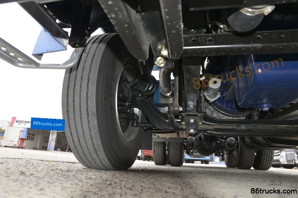 Foton Auman GTL 6-series heavy truck Zhixiang Edition 430hp 6X4(10 wheels) tractor truck Chassis (2) | 86Trucks