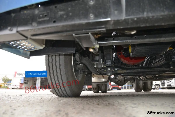 Foton Auman GTL 6 Series heavy truck Northern Edition 560 hp 4X2(6 wheels) tractor truck Chassis (2) | 86Trucks