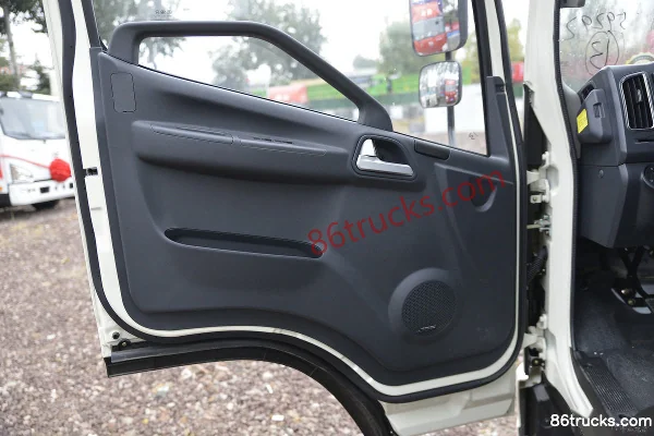 FAW Jiefang J6F 160 hp 4X2(6 wheels) 4.16m single-row stake truck (China VI) Cab (2) | 86Trucks
