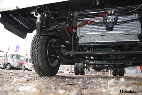 FAW Jiefang J6F 160 hp 4X2(6 wheels) 4.16m single-row stake truck (China VI) Chassis (2) | 86Trucks