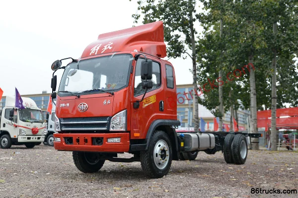 FAW Jiefang Hu VH 190hp 4X2(6 wheels) 6.2m Semi-row Stake Truck Exterior (3) | 86Trucks